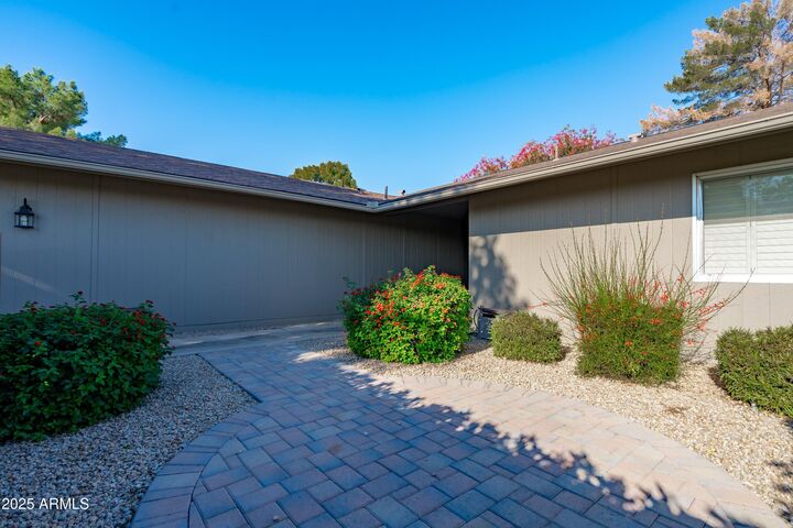 Property Photo:  9866 W Highwood Court  AZ 85373 