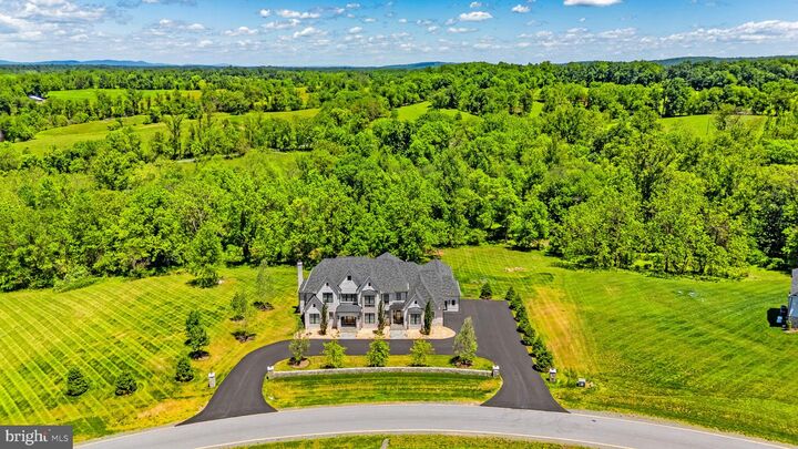 Property Photo:  37291 Seabiscuit Park Place  VA 20117 