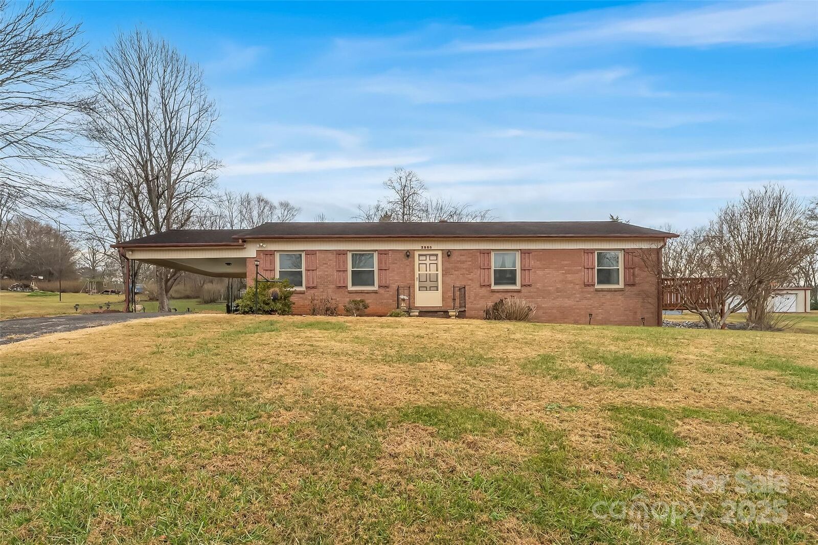 Property Photo:  2580 Sweetbriar Circle  NC 28645 