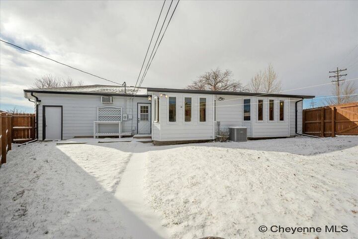 Property Photo: 3002 Homestead Ave WY 82001