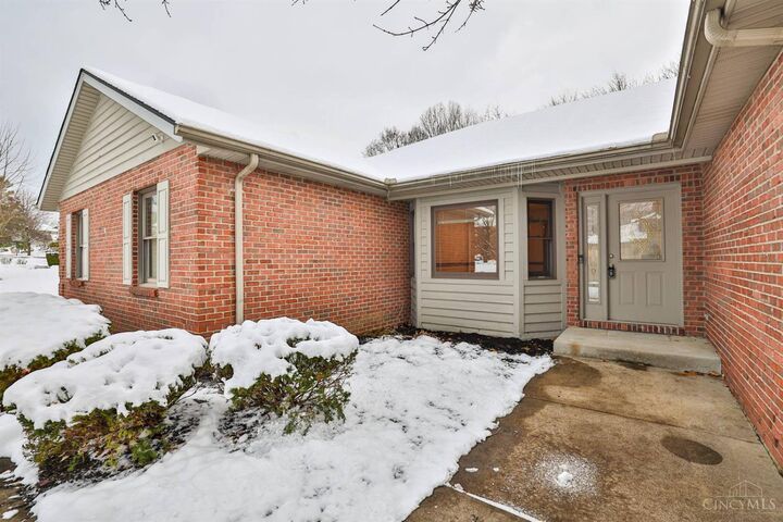 Property Photo: 4577 Peakview Court OH 45011