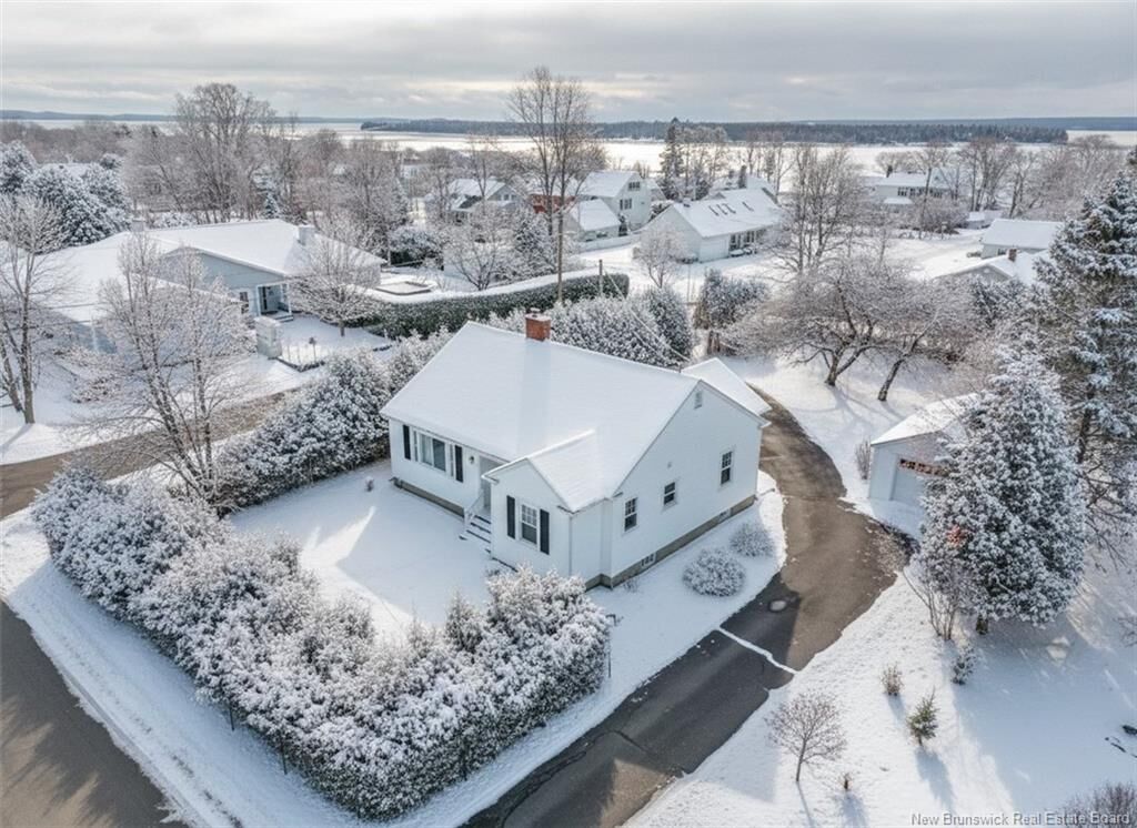 Photo de la propriété: 29 Montague Street NB E5B 1G7