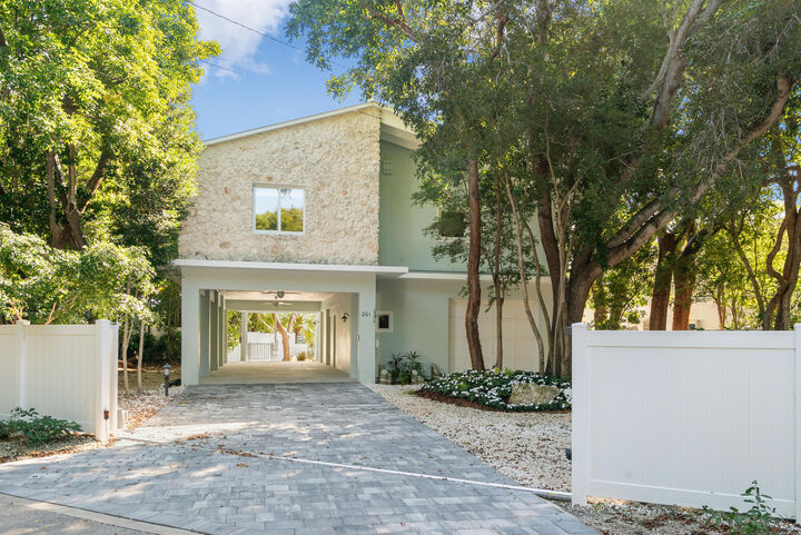 Property Photo:  201 Harbor Drive  FL 33036 