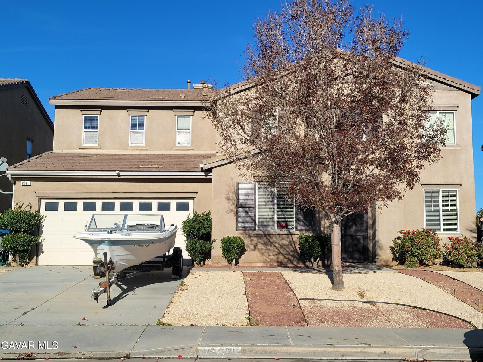 Property Photo:  2021 Tangerine Street  CA 93551 