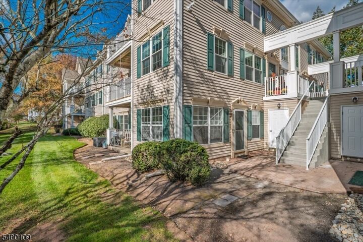 Property Photo: 818 Magnolia Ln NJ 08876