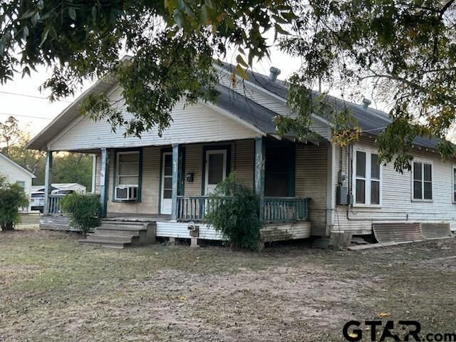 Property Photo:  402 Cypress St.  TX 75686 