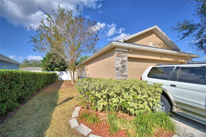 Property Photo: 3425 Stoneway Drive FL 33812