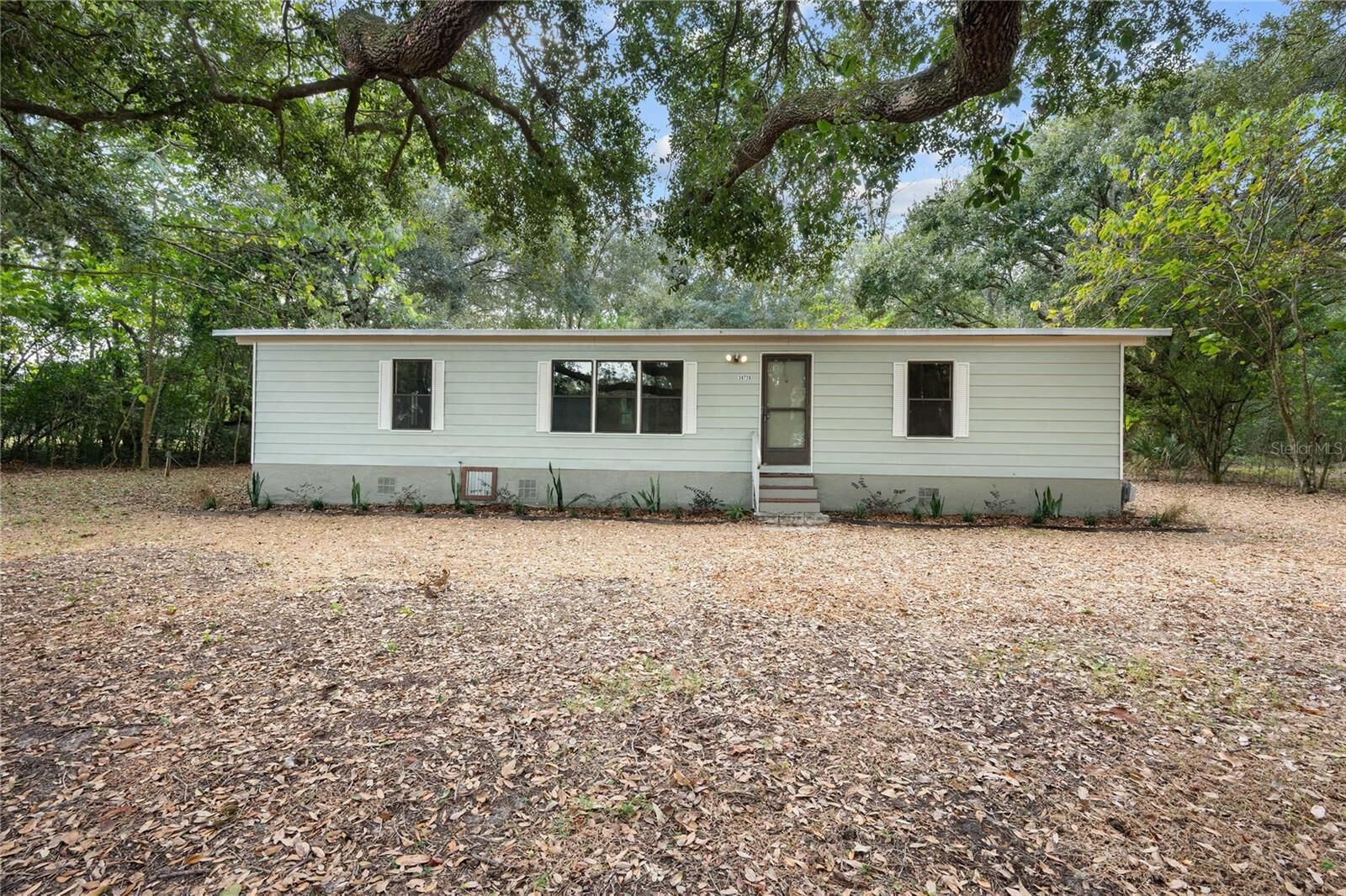Property Photo:  39720 Sunburst Drive  FL 33525 