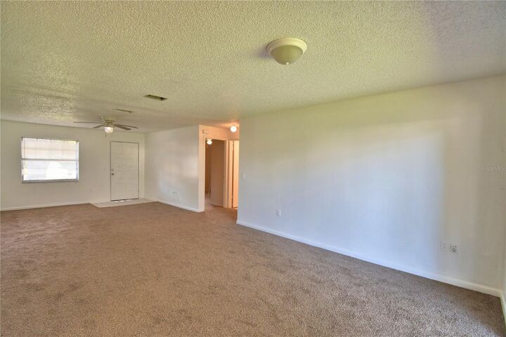 Property Photo: 373 Lake Daisy Circle FL 33884