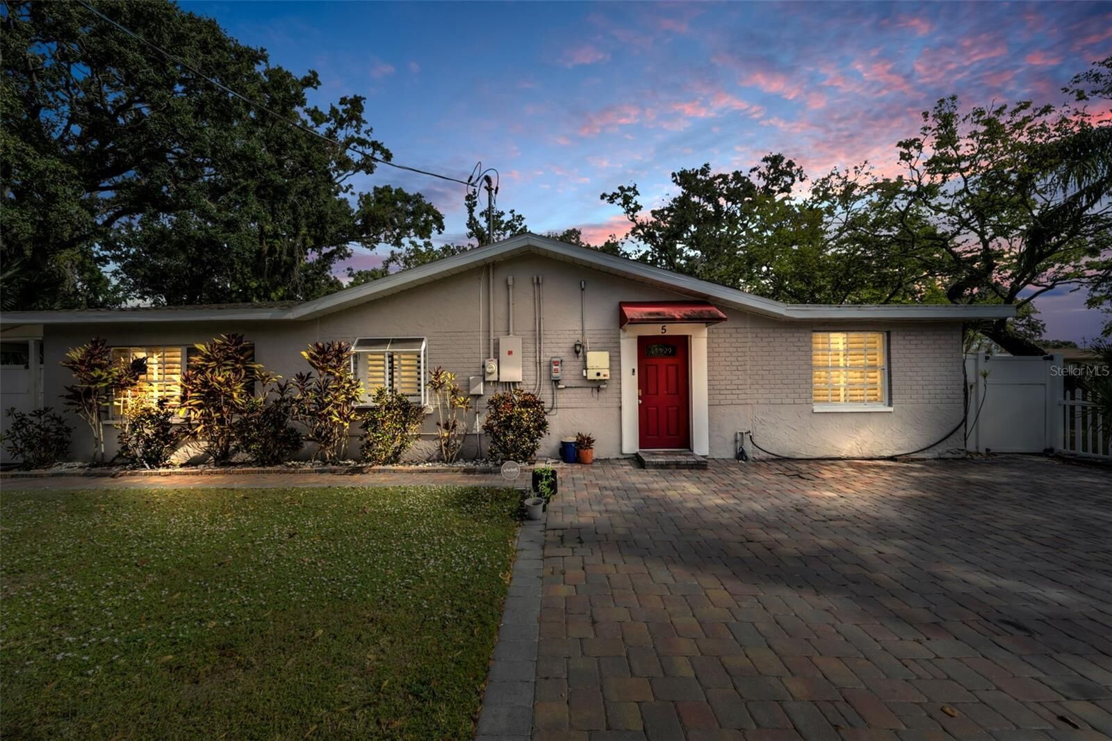Property Photo:  5 N Hayes Road  FL 34677 