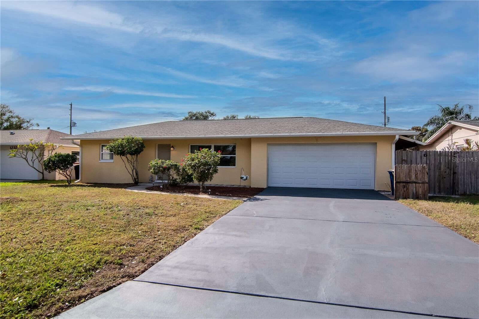 Property Photo: 1226 Hermitage Avenue FL 33764