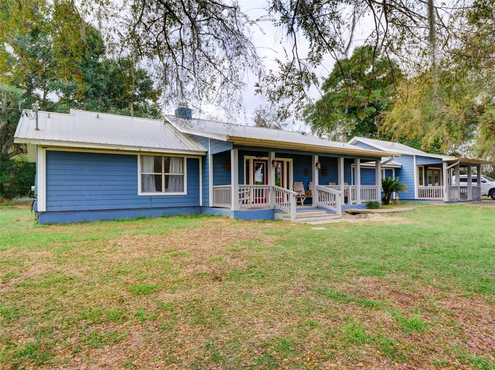 Property Photo: 1765 E Cr 462 FL 34785