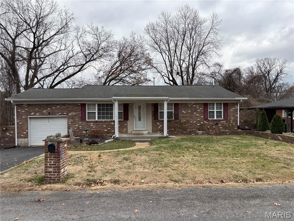 Property Photo: 208 Hillwood Drive IL 62223