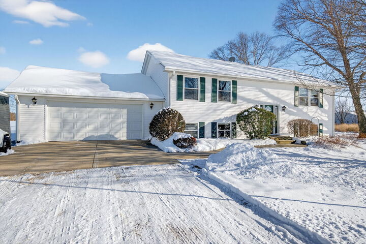 Property Photo:  2420 N Dwight Road  IL 60450 