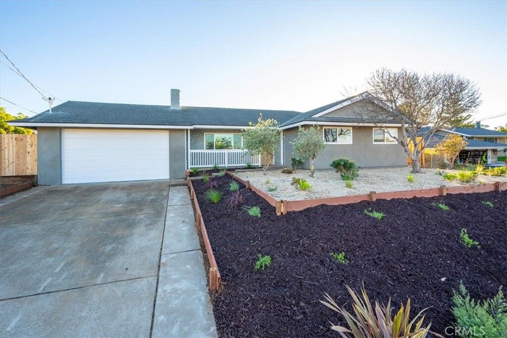 Property Photo:  773 Woodland  CA 93402 