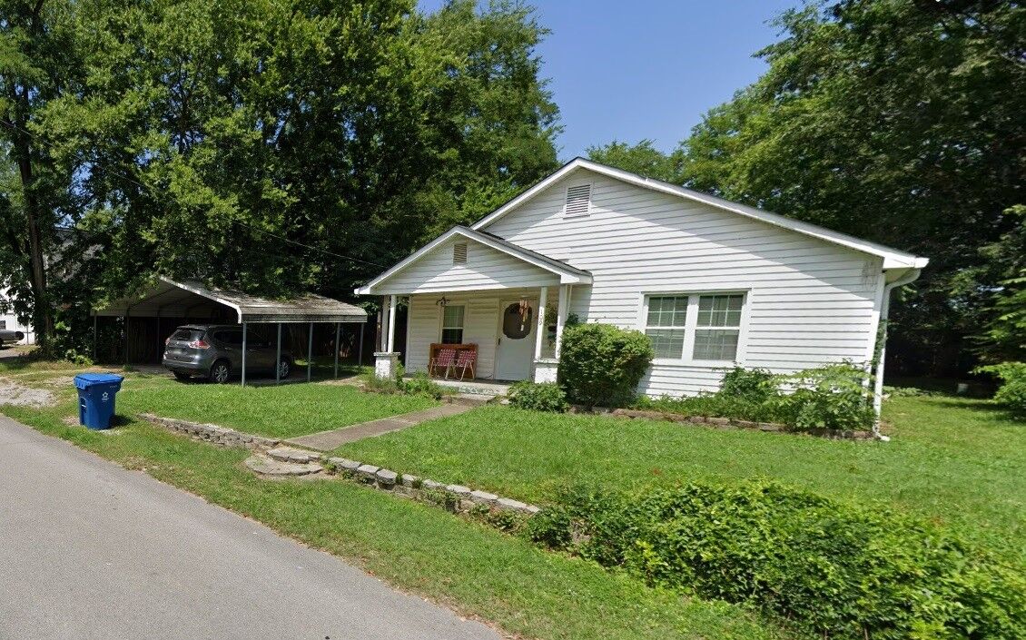 Property Photo:  109 26th St  TN 37138 