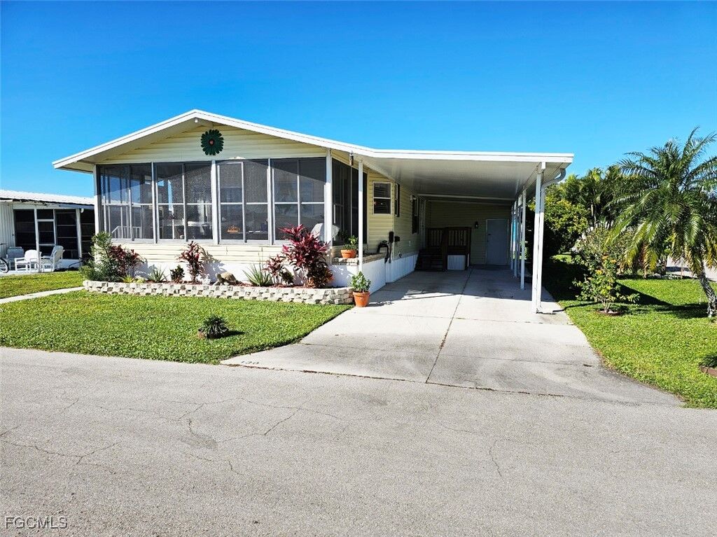 Property Photo: 130 Granada Street FL 33905