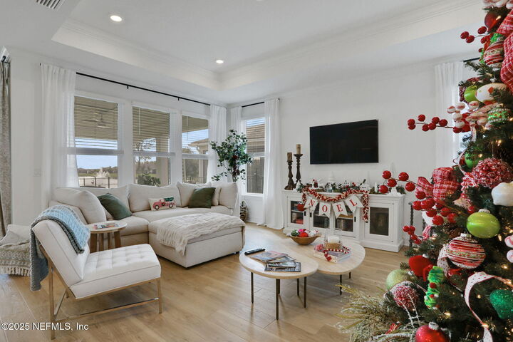 Property Photo:  10947 Town View Drive  FL 32256 