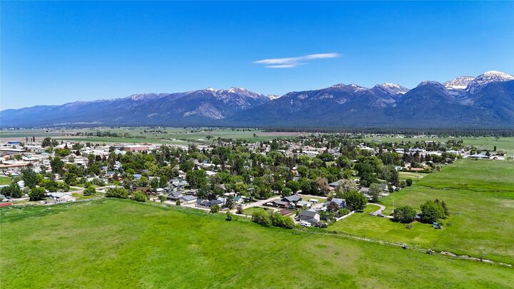 Property Photo: 720 1/2 6th Avenue SW MT 59864