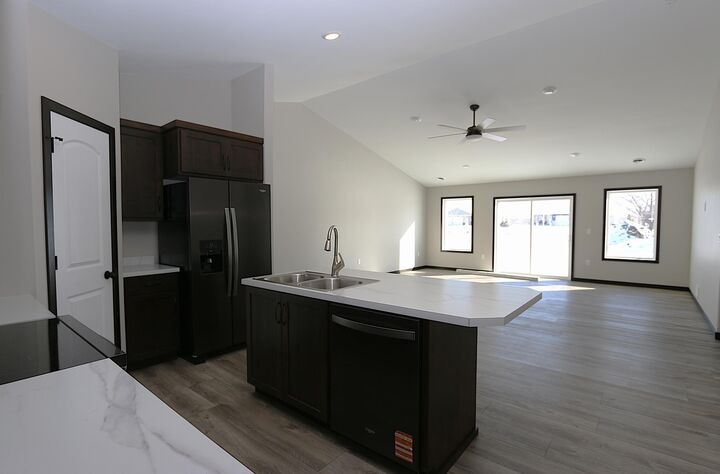 Property Photo:  1012 NE 6th Avenue  MN 56573 