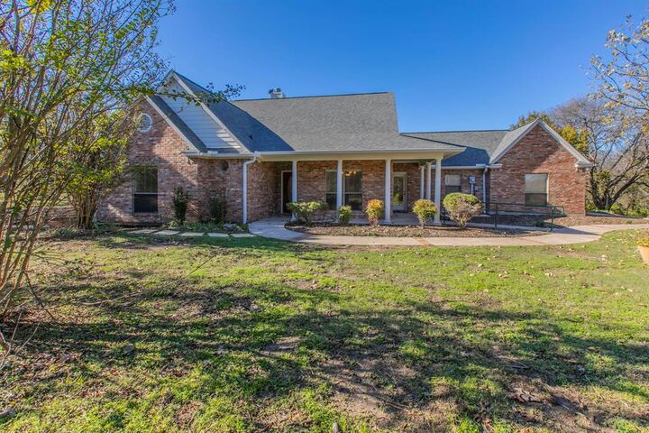 Property Photo: 526 Preston Trail TX 75104