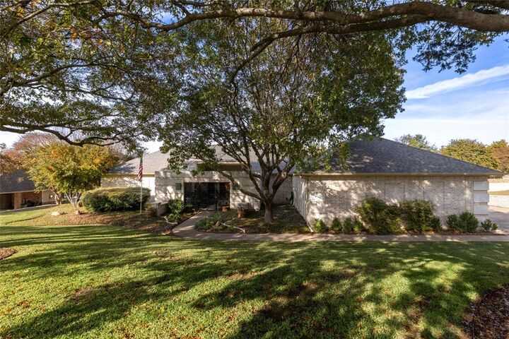 Property Photo:  1919 Woodland Hills Drive  TX 76087 