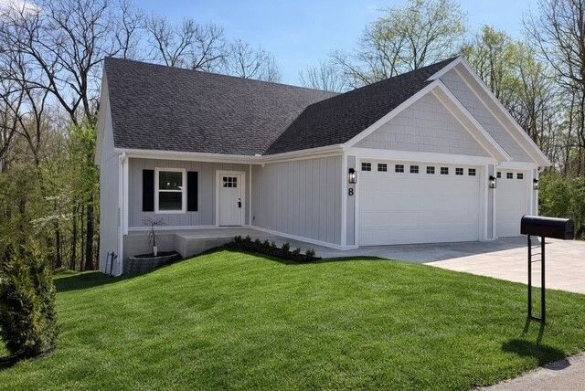 Property Photo:  8 Brentwood Drive  AR 72715 