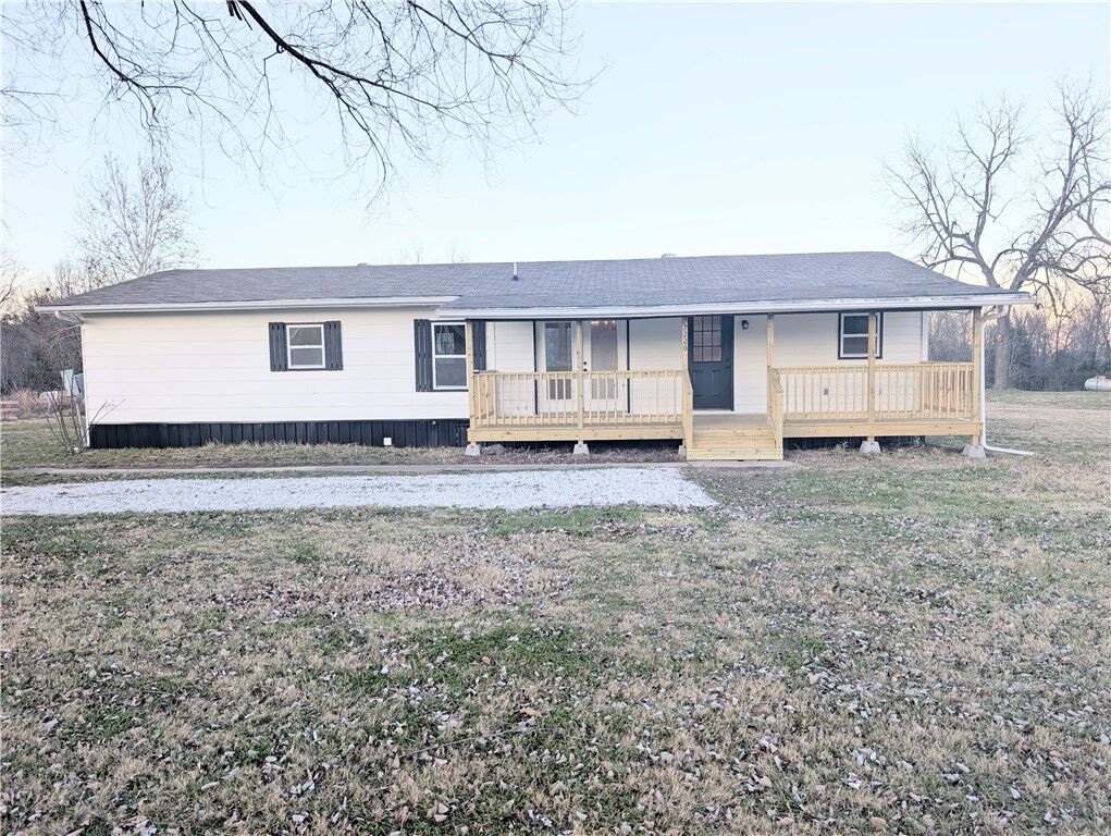 Property Photo: 7226 Estes Road AR 72601