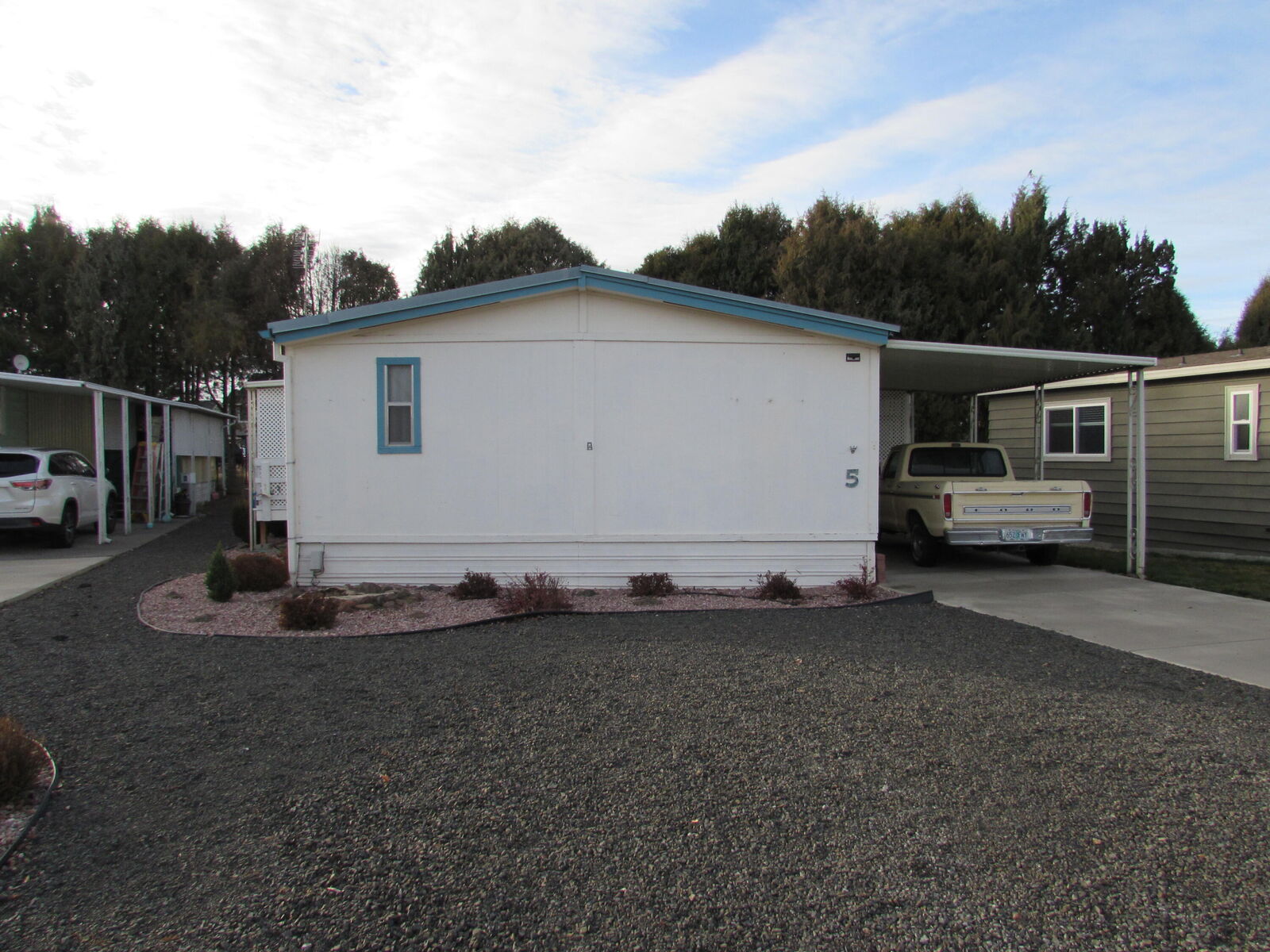 Property Photo:  2633 SW Obsidian Avenue 5  OR 97756 