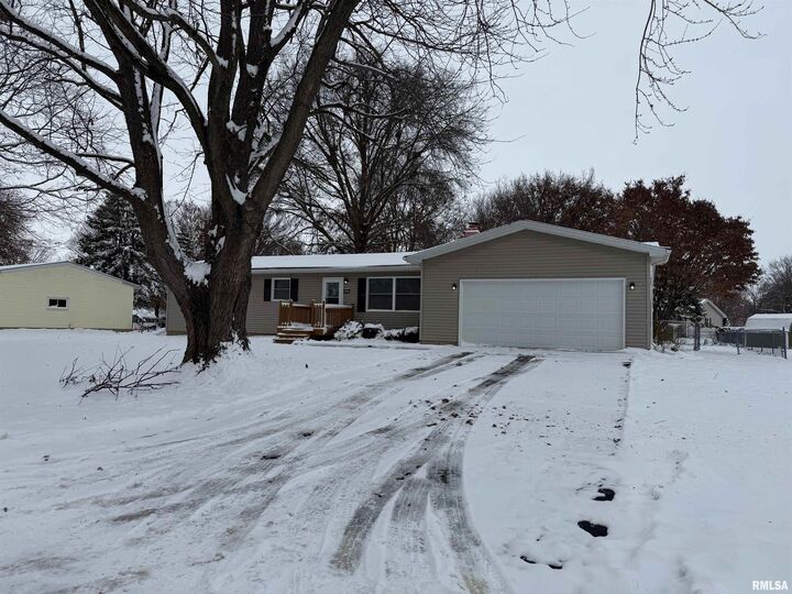 Property Photo: 4267 Evergreen Drive IL 61401