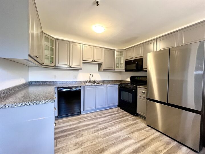 Property Photo:  74 Tennis Plaza Rd 34  MA 01826 