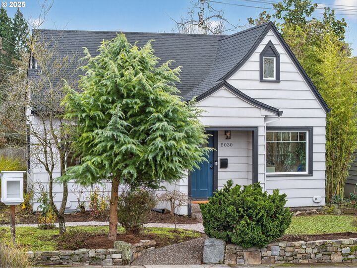 Property Photo: 5030 SE Bush St OR 97206