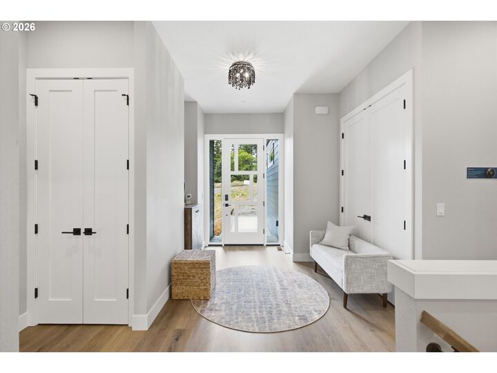 Property Photo:  750 Monica Ct  OR 97110 