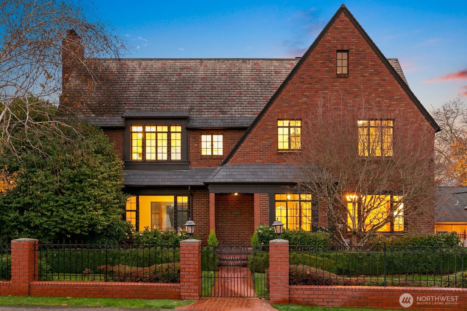 Property Photo:  1994  Shenandoah Drive E  WA 98112 