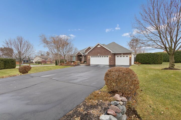 Property Photo:  638 Merrion Road  IL 61073 