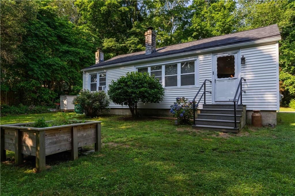 Property Photo:  16 Smith Street  RI 02890 