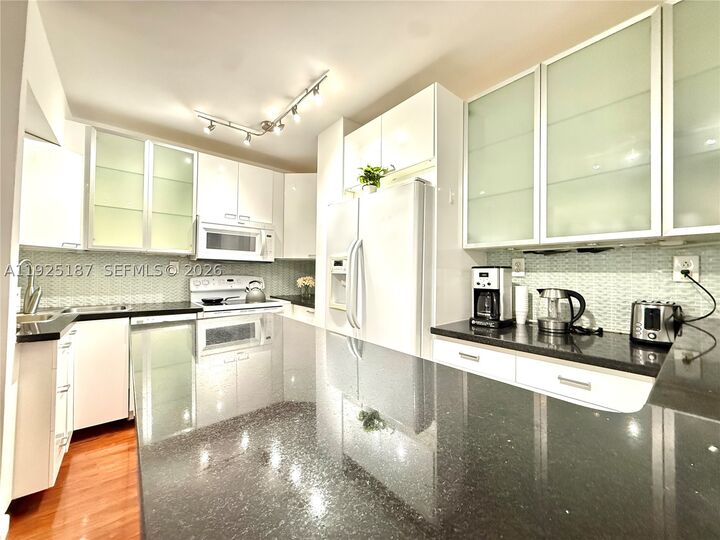 Property Photo:  1980 S Ocean Dr 8N  FL 33009 