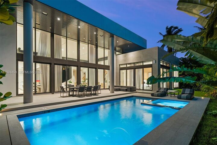 Property Photo:  620 Ocean Blvd  FL 33160 