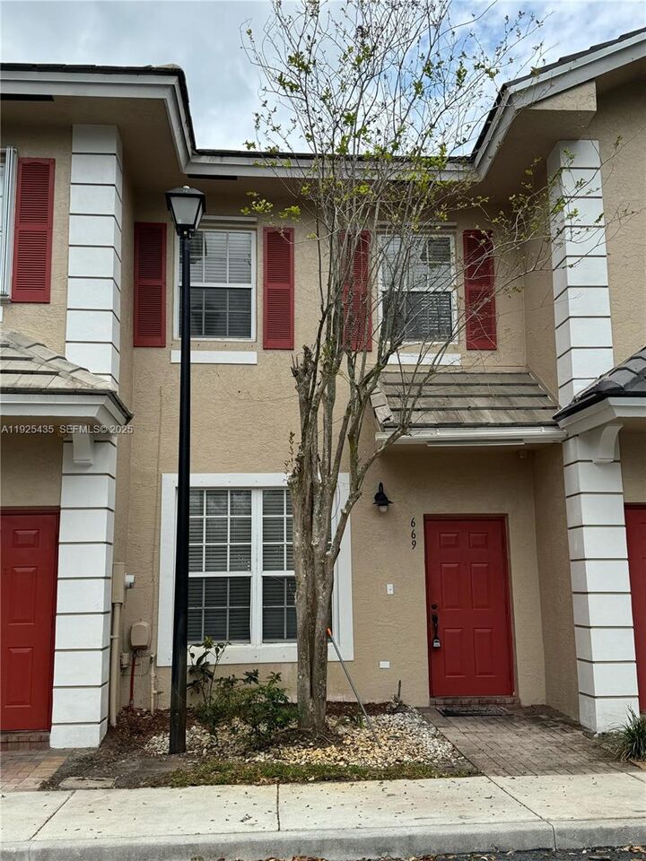 Property Photo: 669 NW 42nd Ave FL 33317