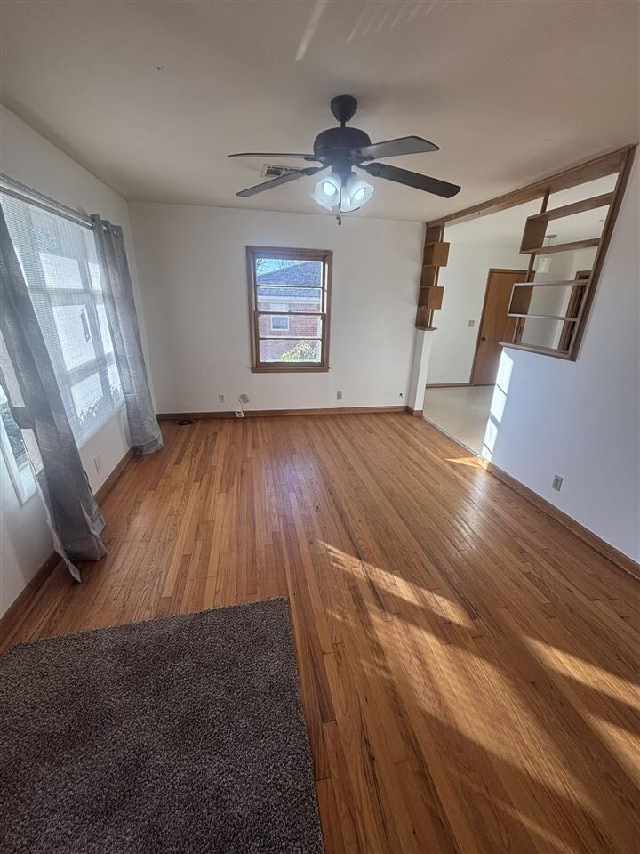 Property Photo: 1406 E 3rd Avenue OK 74074