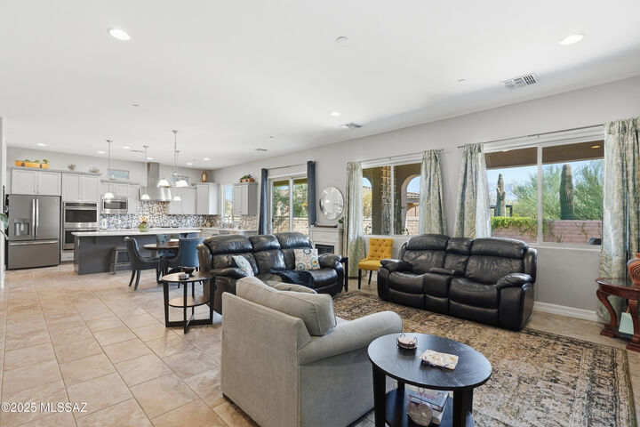 Property Photo: 11788 N Mabini Place AZ 85737