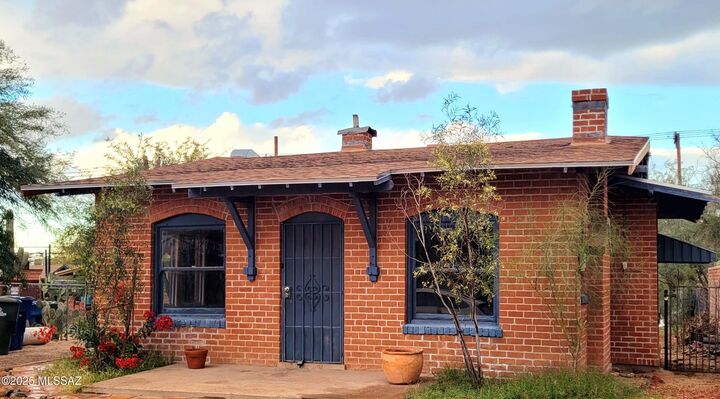 Property Photo:  1641 E Miles Street  AZ 85719 