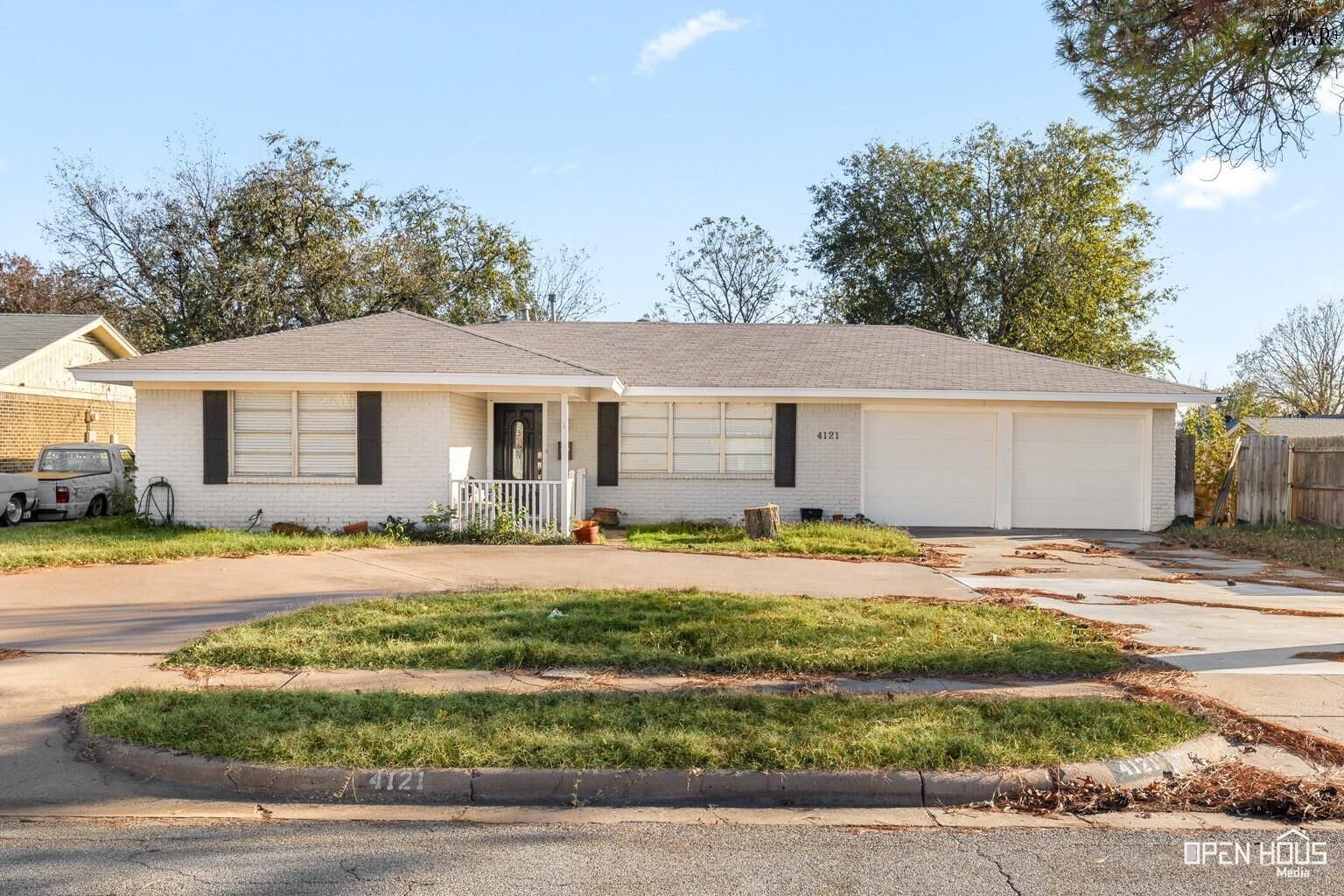 Property Photo: 4121 Kingsbury Drive TX 76309
