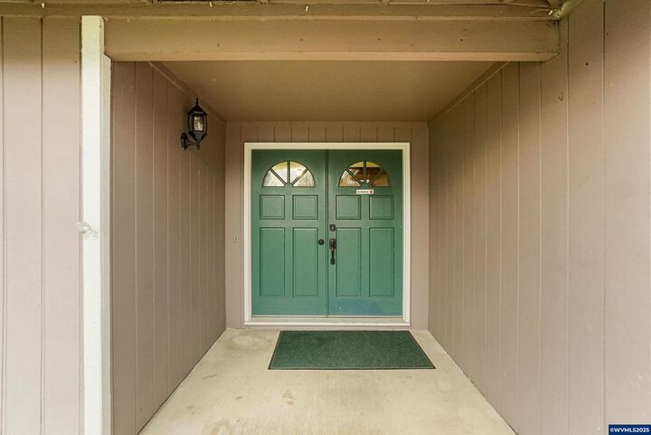 Property Photo:  4515 Lark Ct NE  OR 97301 