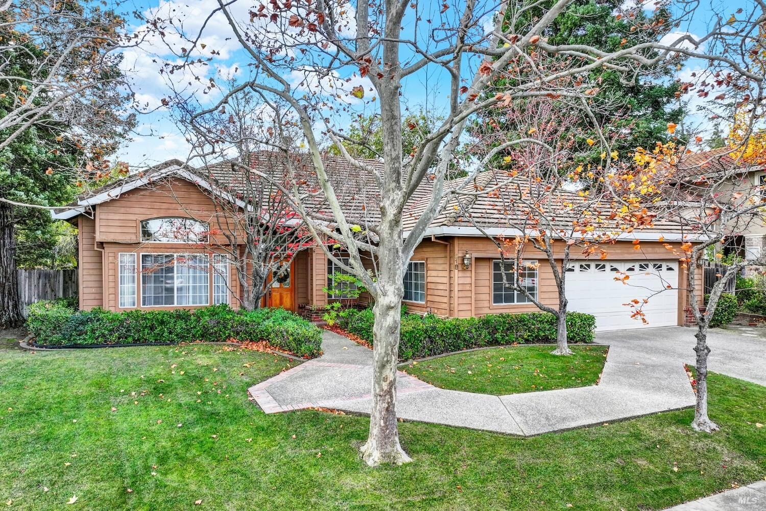 Property Photo:  518 Canyon Oak Drive  CA 95688 