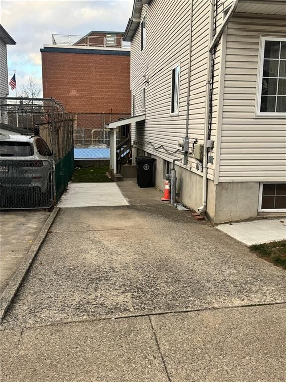 Property Photo:  45 Winegar Lane  NY 10310 