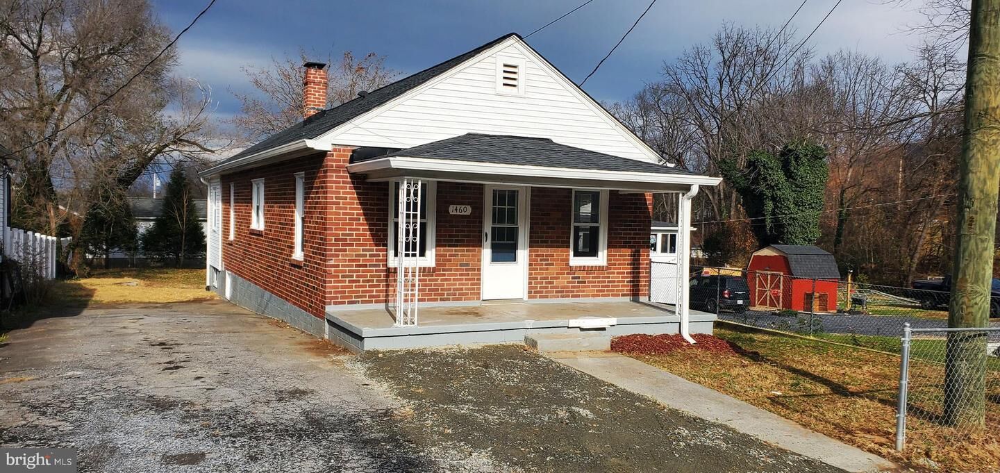 Property Photo:  1460 John Marshall Highway  VA 22630 