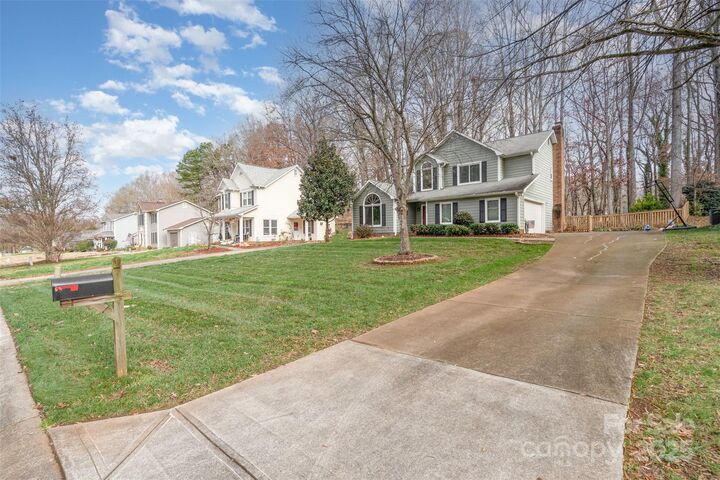 Property Photo: 8618 Hornwood Court NC 28215