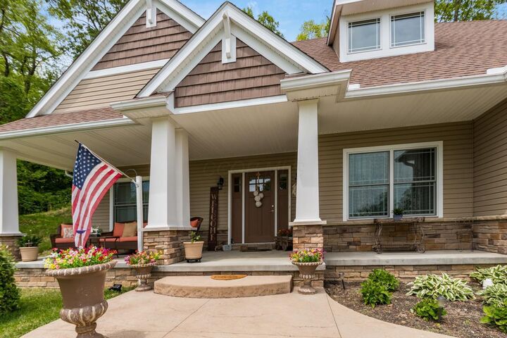 Property Photo:  290 Jenna Drive  OH 43055 