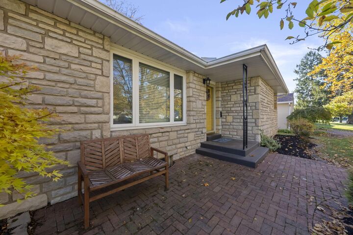 Property Photo: 2047 Langham Road OH 43221